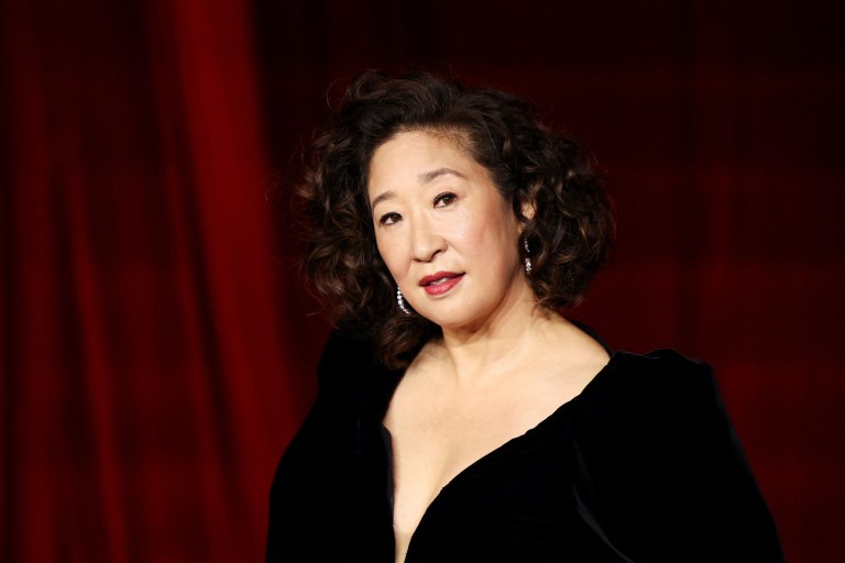 Η Sandra Oh δίνει οριστική απάντηση για το αν θα επαναλάβει το ρόλο της στο Grey’s Anatomy