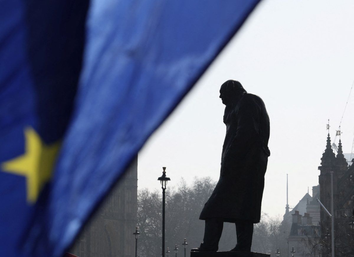 Ευρώπη: Αντιμέτωπη με το παζάρι του Τραμπ για Ουκρανία, ΝΑΤΟ και δασμούς – «Τέλεια καταιγίδα κρίσεων»