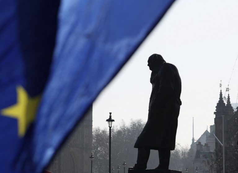 Ευρώπη: Αντιμέτωπη με το παζάρι του Τραμπ για Ουκρανία, ΝΑΤΟ και δασμούς – «Τέλεια καταιγίδα κρίσεων»