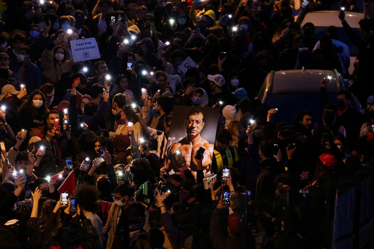 Ιμάμογλου: Ο εισαγγελέας πρότεινε φυλάκιση 7 ετών και στέρηση πολιτικών δικαιωμάτων