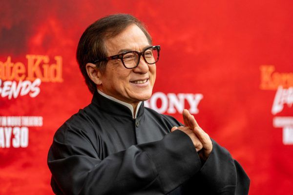 Αν έκανα ταινίες τώρα δεν θα γινόμουν ποτέ διάσημος: Ο Τζάκι Τσαν αισθάνεται τυχερός που προηγήθηκε της ΑΙ