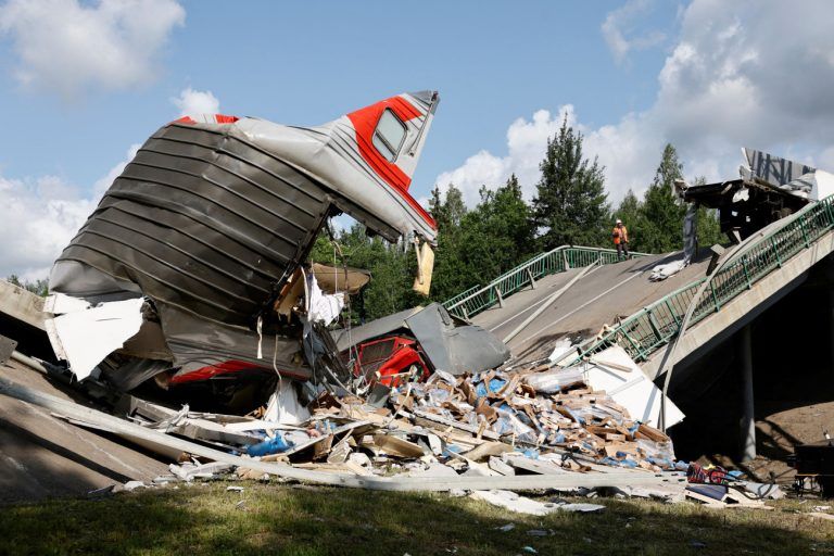 Ρωσία: Επιβεβαιώνει τις υποψίες – Από «εκρήξεις» η κατάρρευση των δύο γεφυρών – Νεκροί και δεκάδες τραυματίες