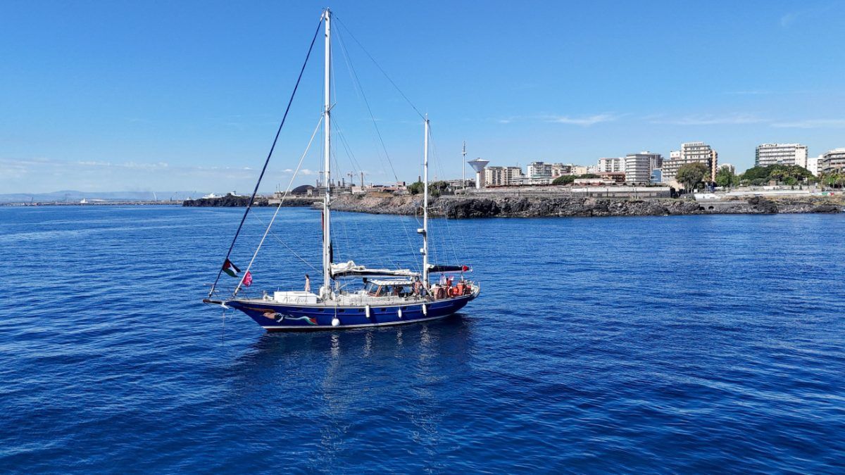 Γάζα: Το ιστιοφόρο Madleen απέπλευσε για να σπάσει τον αποκλεισμό του παλαιστινιακού θύλακα – 12 συμμετέχοντες