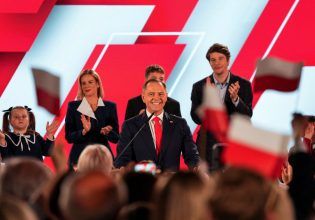 «Πρώτα η Πολωνία»: Η άκρα δεξιά καλεί τον Ναβρόφσκι να δώσει προτεραιότητα στα εθνικά συμφέροντα