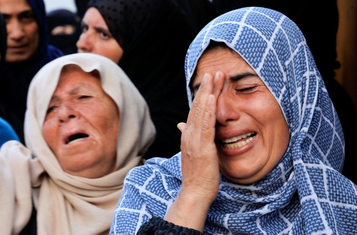 Γάζα: 23 Παλαιστίνιοι σκοτώθηκαν ενώ περίμεναν για βοήθεια – Τρεις στρατιώτες των IDF νεκροί από έκρηξη