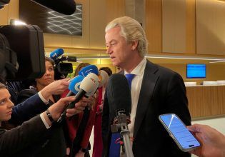 Έριξε την κυβέρνηση στην Ολλανδία ο ακροδεξιός Βίλντερς λόγω διαφωνιών για το μεταναστευτικό