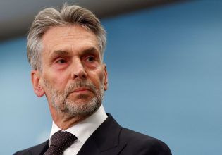 Ολλανδία: Οριστικό τέλος για την κυβέρνηση – Παραιτήθηκε ο Σχοφ μετά την αποχώρηση Βίλντερς