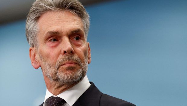 Ολλανδία: Οριστικό τέλος για την κυβέρνηση – Παραιτήθηκε ο Σχοφ μετά την αποχώρηση Βίλντερς