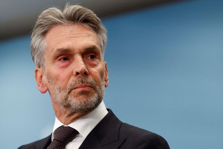 Ολλανδία: Οριστικό τέλος για την κυβέρνηση – Παραιτήθηκε ο Σχοφ μετά την αποχώρηση Βίλντερς