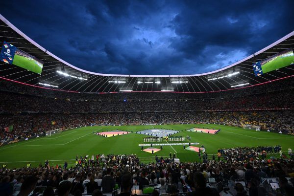 Ισχυρή χαλαζόπτωση προκάλεσε δεκάλεπτη καθυστέρηση στην έναρξη του αγώνα Γερμανία – Πορτογαλία (vid)