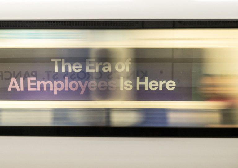 Τεχνητή Νοημοσύνη: Εξελίσσει ή πληγώνει τα πανεπιστήμια; Ένα σύγχρονο δίλημμα με αβέβαιες απαντήσεις