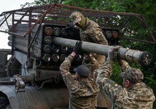 Ρωσία: Επίθεση στην Ουκρανία με αριθμό ρεκόρ 479 drones – Το Κίεβο έπληξε δύο ρωσικά αεροσκάφη σε βάση
