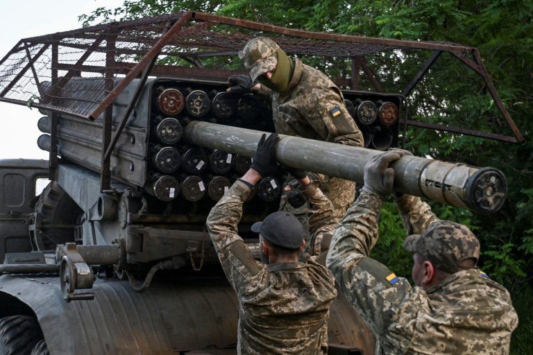 Ρωσία: Επίθεση στην Ουκρανία με αριθμό ρεκόρ 479 drones – Το Κίεβο έπληξε δύο ρωσικά αεροσκάφη σε βάση