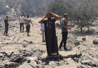 Γάζα: Δεκάδες νεκροί σε ισραηλινές επιθέσεις – Πλήγματα σε γειτονιές και σε σημείο διανομής βοήθειας