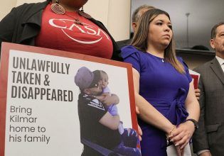 ΗΠΑ: Με απόφαση του υπουργείου Δικαιοσύνης γύρισε ο απελαθείς Άμπρεγο Γκαρσία από το Ελ Σαλβαδόρ