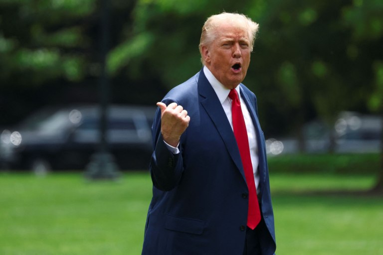 «Όλα ανοιχτά» – Ο πόλεμος με το Ισραήλ, ο παράγοντας Τραμπ και οι επιλογές του θεοκρατικού Ιράν