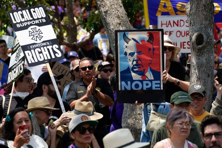 «Αυταρχική εκτροπή» – Το Λος Άντζελες ως καθρέφτης της αντιδημοκρατικής εποχής Τραμπ 2.0