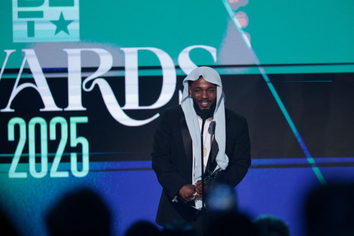 Κέντρικ Λαμάρ: Θρίαμβος στα BET Awards – Συγκίνηση από τον Τζέιμι Φοξ, ηγεμονία της Μαράϊα Κάρεϊ και μια παραφωνία