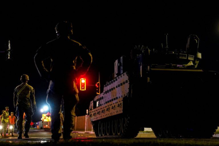 Πώς ο Τραμπ χτίζει σταδιακά το δικό του αστυνομικό κράτος