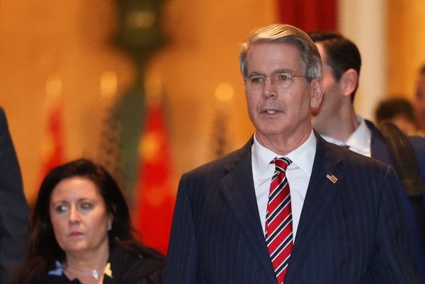 Και ο Μπέσεντ στη λίστα για επόμενο «κεφάλι» της Fed, λέει το Bloomberg