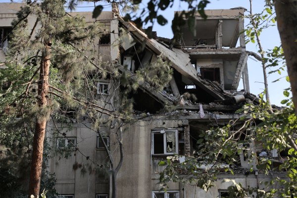 Φαραντούρης: Να παρέμβει η ΕΕ για αποκλιμάκωση στη Μέση Ανατολή και συνέχιση των διαπραγματεύσεων ΗΠΑ-Ιράν