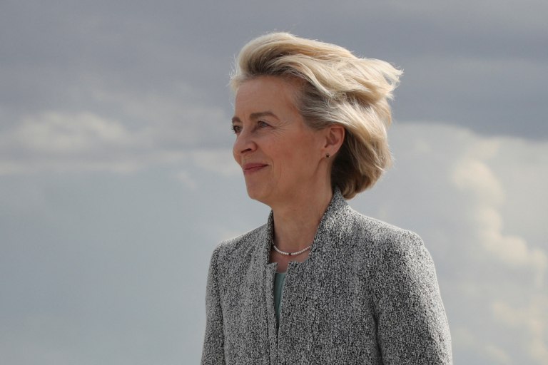 Ε.Ε.: Στοχεύει σε συμφωνία με τις ΗΠΑ έως τις 9 Ιουλίου – «Προχωράμε», λέει η Ούρσουλα φον ντερ Λάιεν