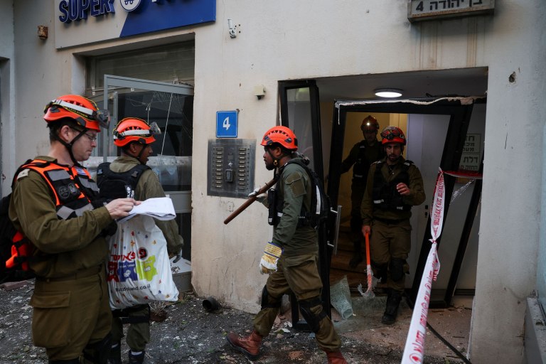 Σύγκρουση Ισραήλ – Ιράν: «Πας στο καταφύγιο και δεν ξέρεις εάν θα γυρίσεις» – Έλληνας τραγουδιστής περιγράφει