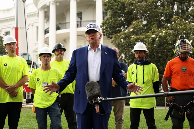 Ανανεωμένες απειλές από Ντόναλντ Τραμπ για το Ιράν: «Θα ανατινάξουμε όλα τα πυρηνικά εκεί»