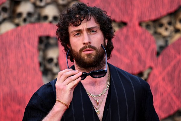 Ο Άαρον Τέιλορ-Τζόνσον δεν είπε τίποτα και για πολλούς αυτή είναι η απόδειξη ότι πήρε τον ρόλο του Τζέιμς Μποντ