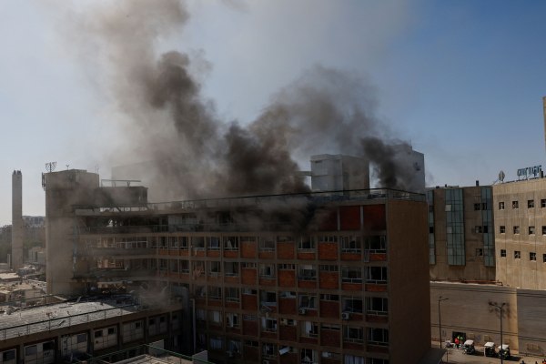 Ο αιφνιδιαστικός κύκλος βίας Ισραήλ και Ιράν ταράζει την Ευρώπη – Αναταραχή στην οικονομία