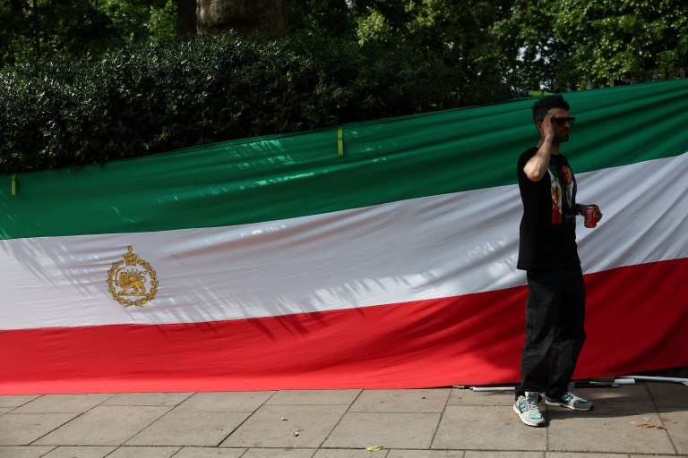 Έτοιμο για όλα το Ιράν – Ο κόσμος αναμένει την απάντησή του