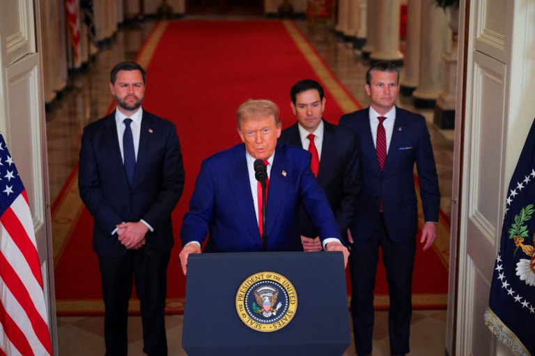 Από showman, σκληρός ηγέτης – Ο πόλεμος του Τραμπ με το Ιράν σηματοδοτεί μια επικίνδυνη στροφή