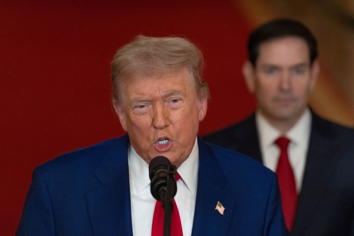 Πυρά Τραμπ σε Μεντβέντεφ: «Για αυτό είναι ο Πούτιν το Αφεντικό»