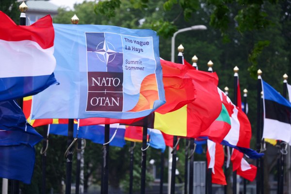 ΝΑΤΟ: Η αύξηση των αμυντικών δαπανών διπλά επικίνδυνη – Απειλή για το περιβάλλον και την κοινωνία