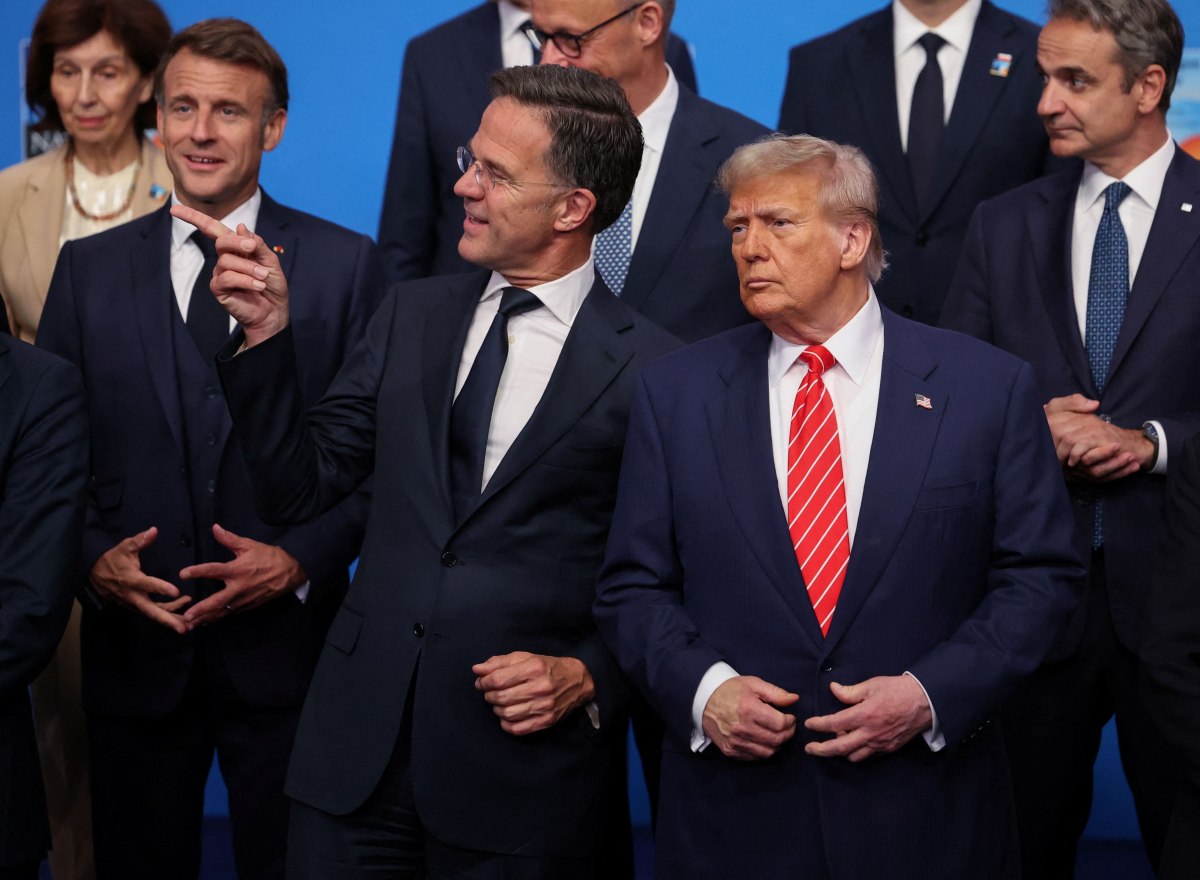 «Καλά ενορχηστρωμένη υποταγή»: Πώς κρίνεται η προσπάθεια της Ευρώπης να κατευνάσει τον Τραμπ