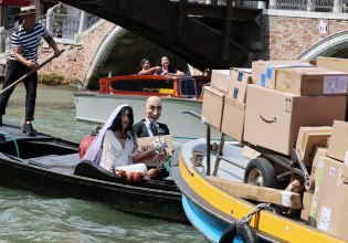 Τζεφ Μπέζος: Παροξυσμός στα διεθνή ΜΜΕ για ένα πλάνο