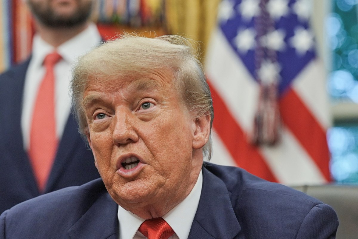 Πυρηνικά του Ιράν: Ο Τραμπ ζητά από τους δημοσιογράφους να πουν τις πηγές τους – Απειλεί με διώξεις