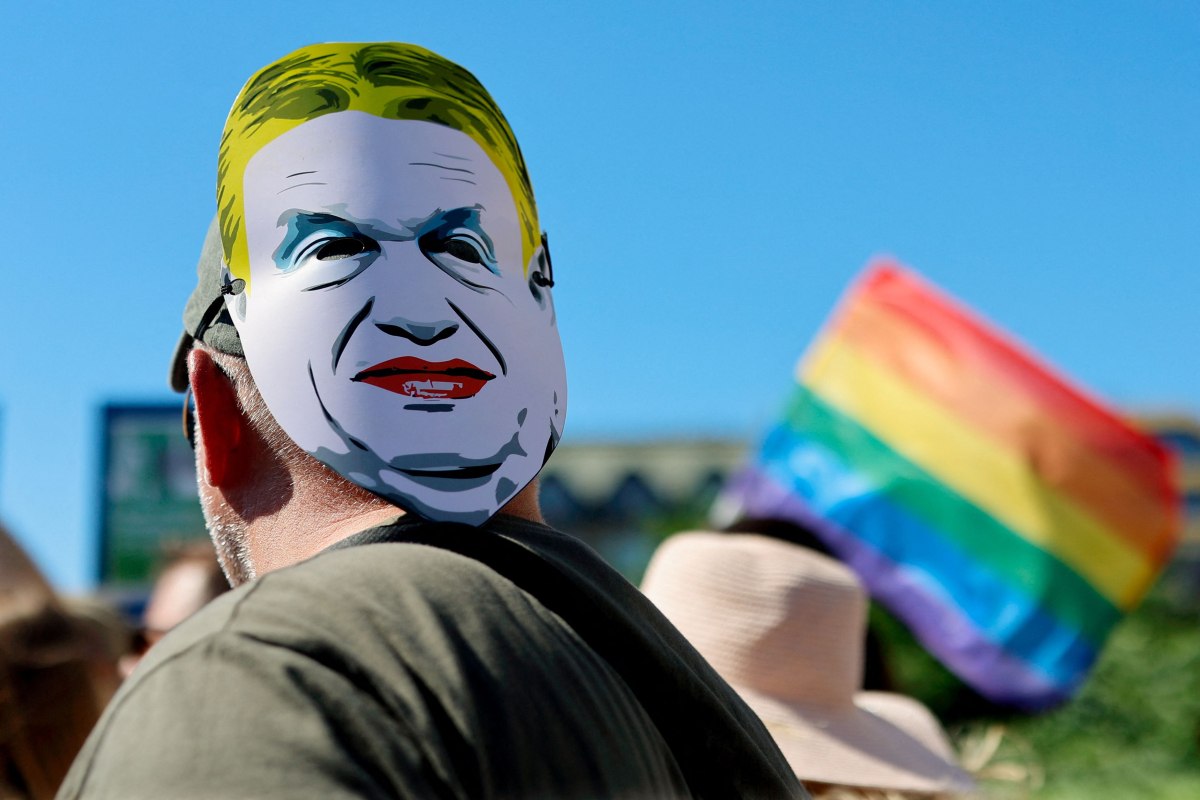 Χιλιάδες διαδηλωτές στο Pride της Βουδαπέστης αψηφούν την απαγόρευση του Όρμπαν