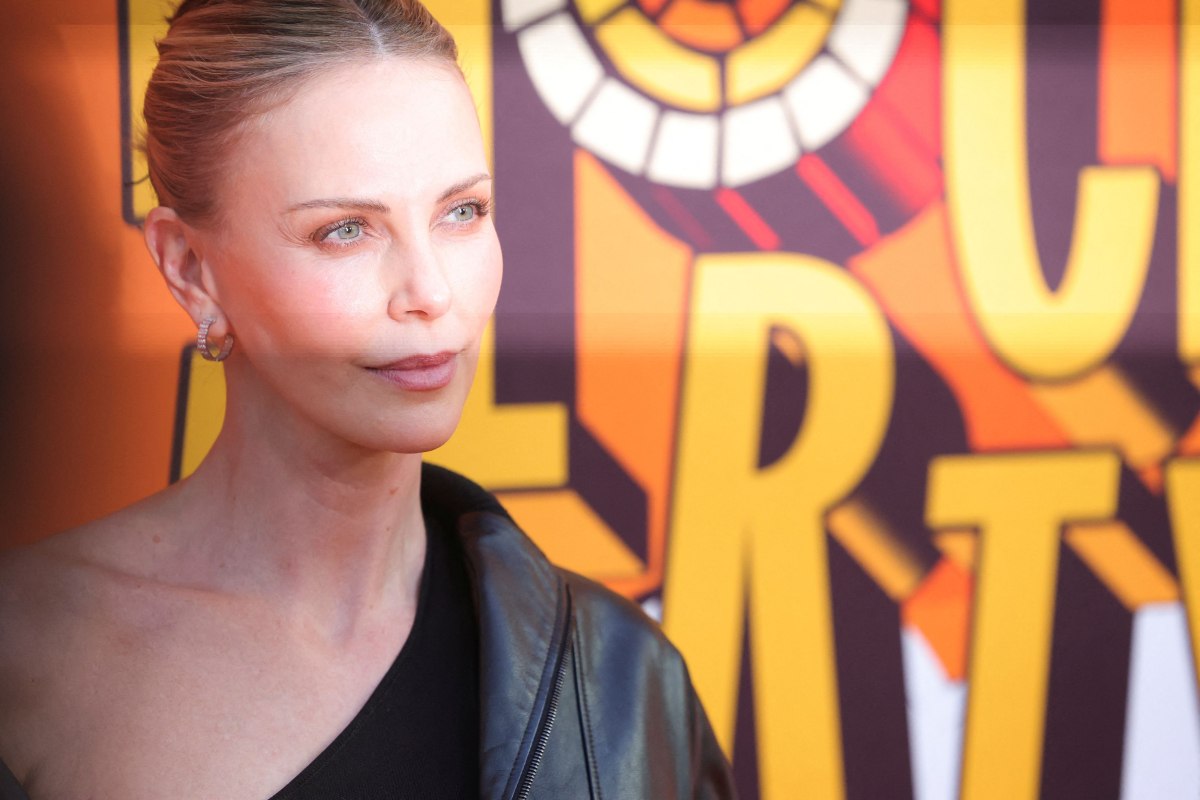 Σαρλίζ Θερόν: «Δεν είναι μόνο πολιτική, είναι προσωπικό – Γ@@@σε τους»