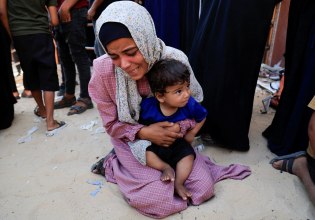 Μέση Ανατολή: Υπό την απειλή επίθεσης δεν συζητάμε με τις ΗΠΑ, λέει το Ιράν – Σφοδρές επιθέσεις στη Γάζα