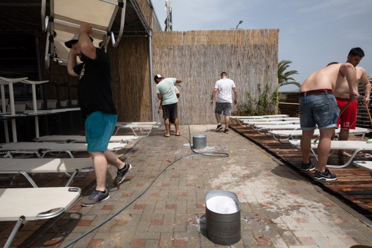 Χαλκιδική: «Ζητείται προσωπικό» – 4 στις 10 επιχειρήσεις ψάχνουν εργαζόμενους ενώ έχει ξεκινήσει η σεζόν