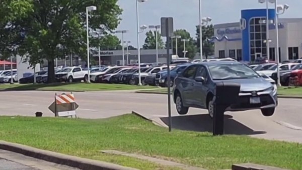 Δεν άντεξε ούτε ο… δρόμος – Απίστευτη εικόνα στις ΗΠΑ λόγω καύσωνα