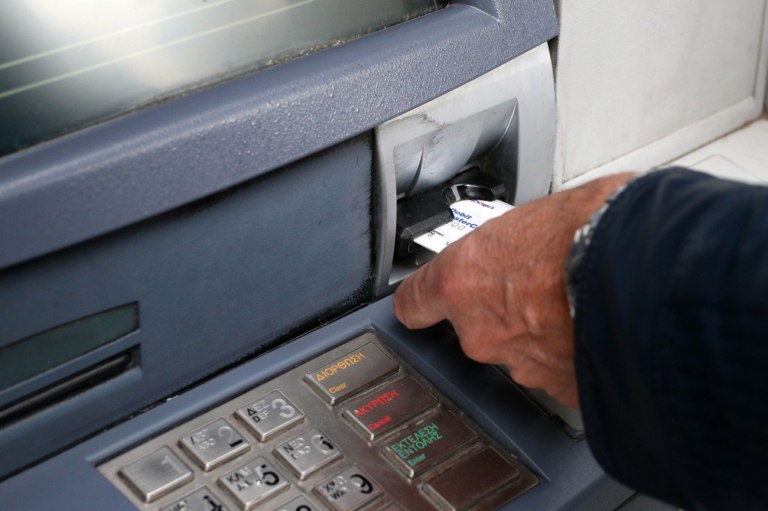 Αποστολάκη: Να υιοθετηθεί η πρόταση του ΠΑΣΟΚ για κατάργηση ή μείωση των τραπεζικών προμηθειών