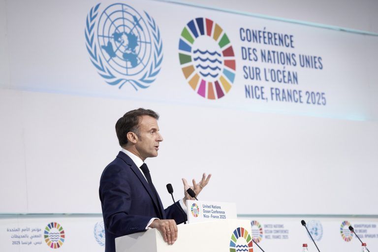 Μήνυμα Μακρόν για Ελλάδα και Κύπρο – «Να είμαστε ασυμβίβαστοι όταν η εδαφική κυριαρχία εταίρων απειλείται»