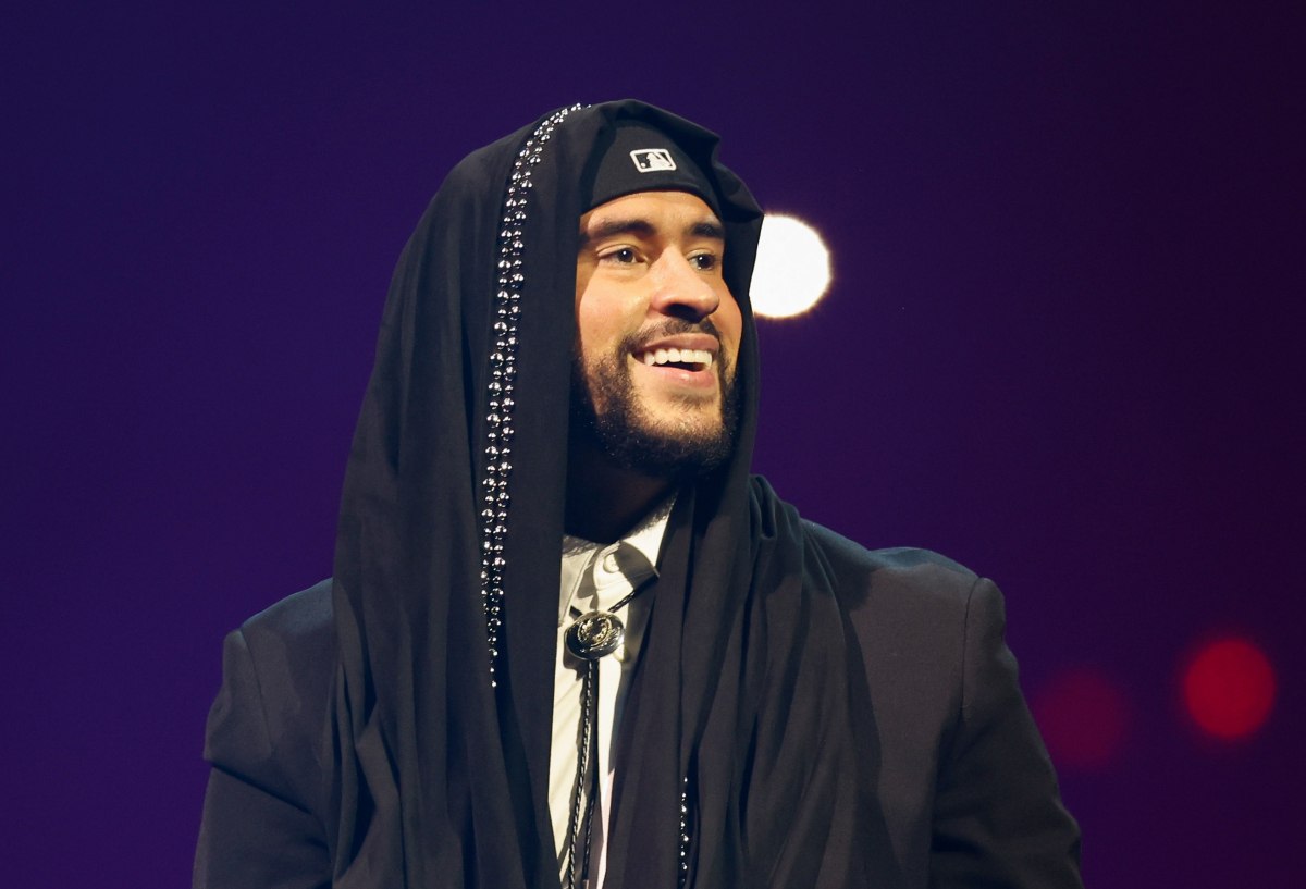 Ο Bad Bunny χαρακτηρίζει «καθάρματα» τους πράκτορες της ICE – «Δεν αφήνουν τους ανθρώπους ήσυχους»