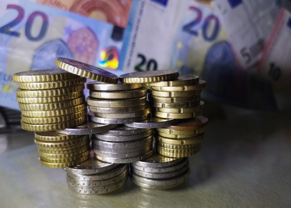 Στο 1,75% το επιτόκιο για τα εξάμηνα έντοκα – Αντλήθηκαν 600 εκατομμύρια ευρώ