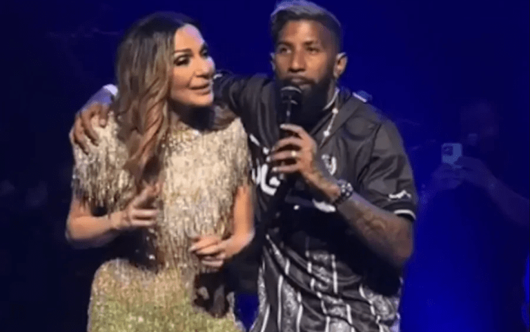 Απίθανο σκηνικό: Ο Ροντινέι εμφανίστηκε στα MAD VMA, τραγούδησε την «Πανσέληνο» και αποθεώθηκε (vids)