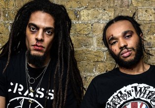 Bob Vylan και κοινό φώναξαν «θάνατος στις IDF» στο Glastonbury – Η ανακοίνωση του φεστιβάλ