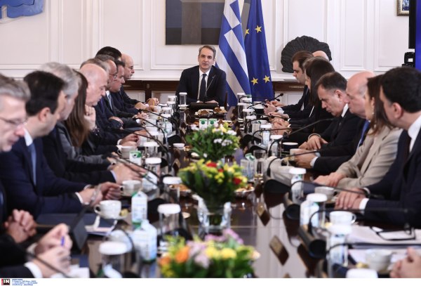 Η κυβέρνηση λέει ότι για τον ΟΠΕΚΕΠΕ φταίει το ΠΑΣΟΚ, αλλά δεν εξηγεί γιατί συγκυβερνά με το… ΠΑΣΟΚ