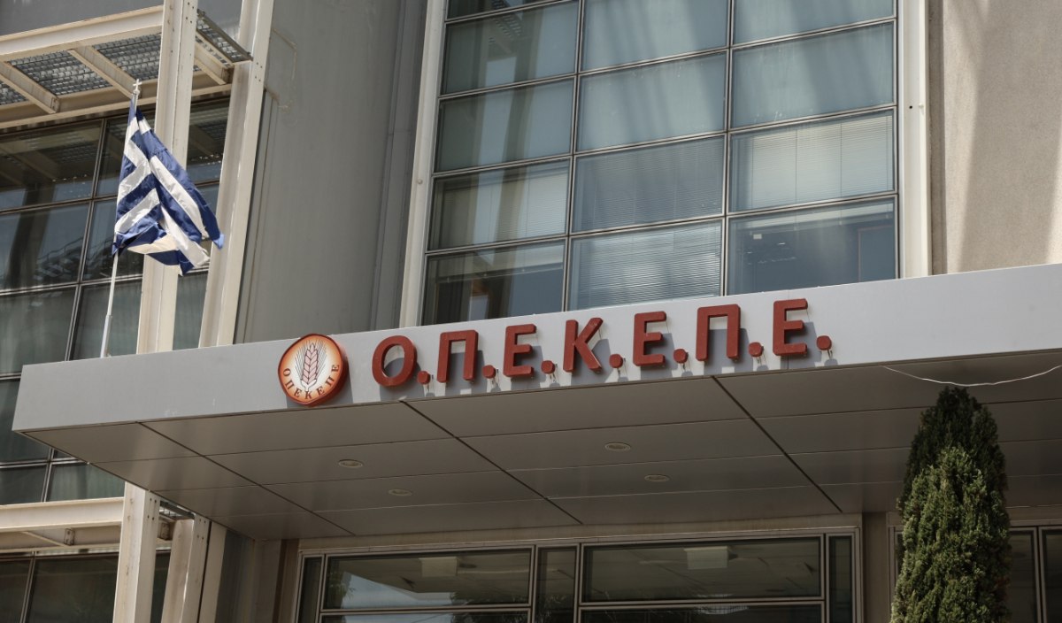 Αντιπαράθεση κυβέρνησης και αντιπολίτευσης για το σκάνδαλο του ΟΠΕΚΕΠΕ και το μεταναστευτικό